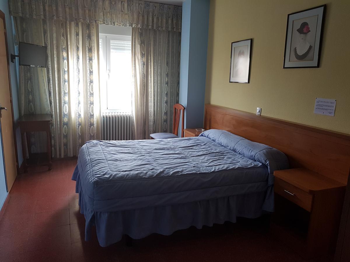 Hotel- Restaurante El Polvorin Cantalejo Eksteriør bilde